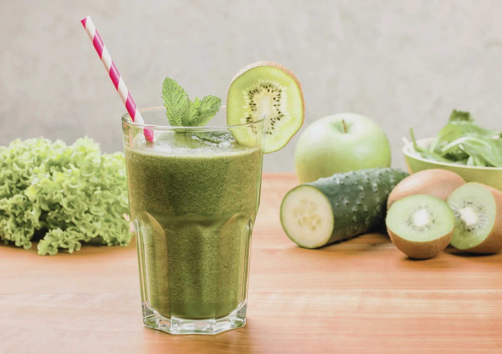 http://aurablender.com.sg/cdn/shop/articles/Featured_Green_Smoothie_Recipe_WEBP.webp?v=1684534542